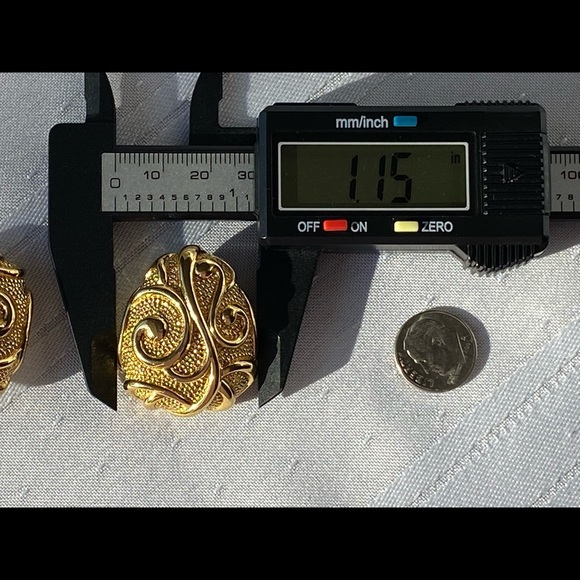 Barrera For Avon Designer Gold Tone Chunky Clip-on Earrings Vintage - Picture 13 of 16